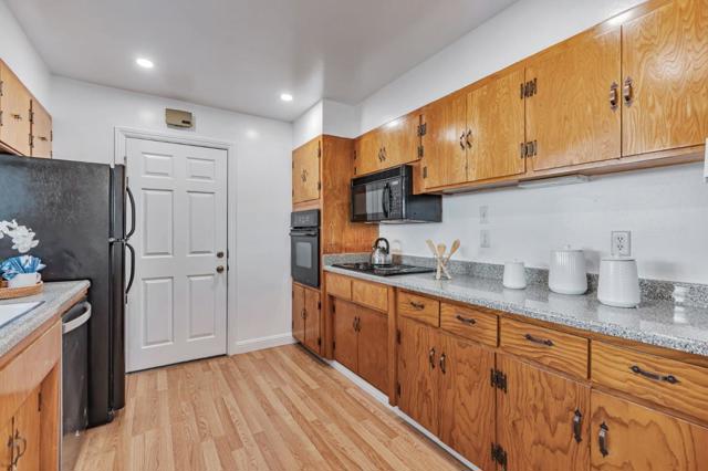 987 Selby Lane, San Jose CA: https://media.crmls.org/mediaz/3a389fc1-4dfc-4408-b4e0-4679db01c014.jpg