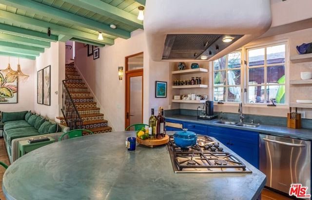 202 Canada Street, Ojai CA: https://media.crmls.org/mediaz/3a38c8d4-a0ea-4183-bf40-b4c3a2fe2503.jpg