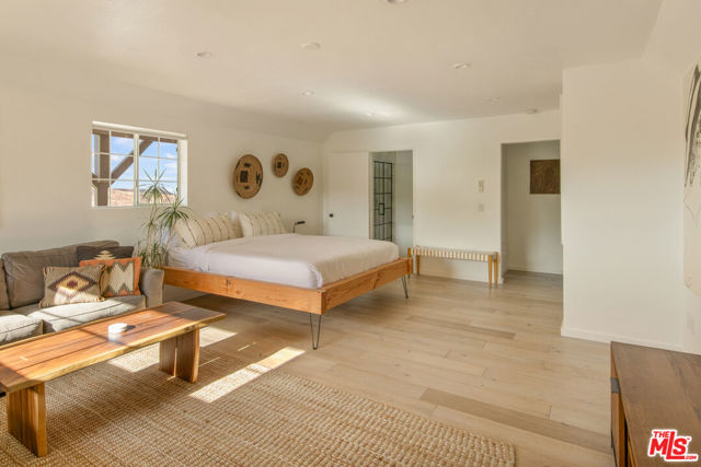 5637 Minna Gombell Lane, Pioneertown CA: https://media.crmls.org/mediaz/3a38f148-1efe-492f-a7b6-4d4d4db45fac.jpg