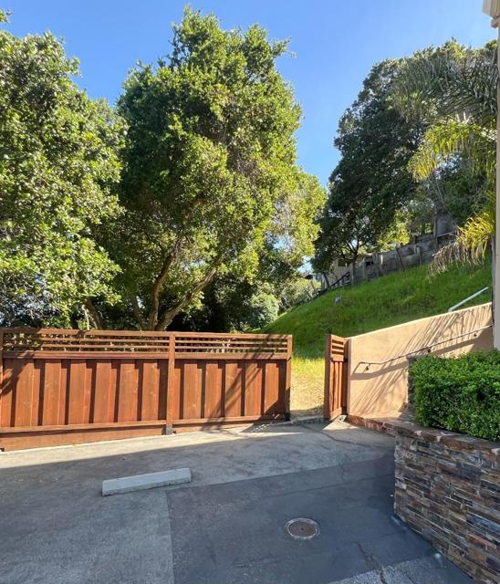 65 Madera Avenue, San Carlos CA: https://media.crmls.org/mediaz/3a3a9ac4-fde9-4558-9269-8900dc00e6f9.jpg