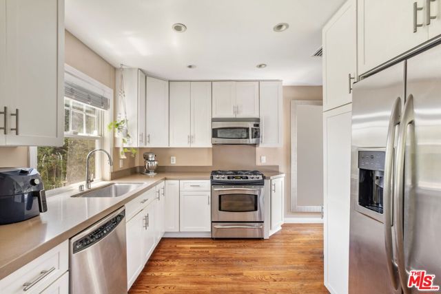 5358 S Centinela Avenue, Los Angeles CA: https://media.crmls.org/mediaz/3a3b1b00-3398-4135-aaef-69185bb8c568.jpg