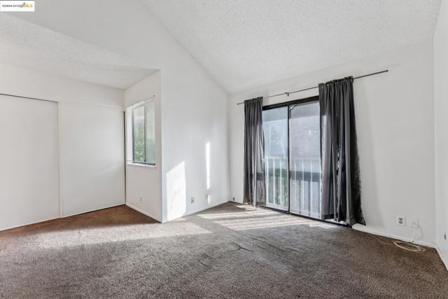 9663 Elmview, Oakland CA: https://media.crmls.org/mediaz/3a3b3275-8ce8-4c9d-a52c-f86084c249a6.jpg