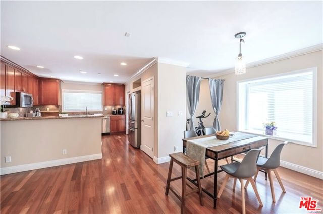 1202 Tennyson Street, Manhattan Beach CA: https://media.crmls.org/mediaz/3a3bee1f-0f8b-4b31-9d4c-f17dd35c3303.jpg