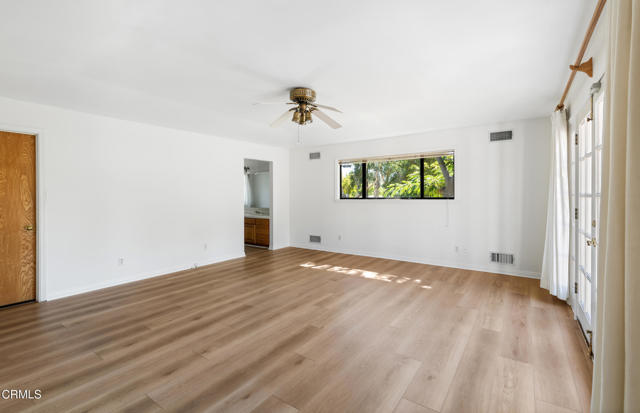 Detail Gallery Image 15 of 29 For 2432 Carol Park Pl, Montrose,  CA 91020 - 3 Beds | 3 Baths