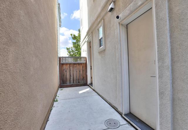 825 Garden Street, Milpitas CA: https://media.crmls.org/mediaz/3a3c60b3-d5d5-4dfd-b716-ea81737272f2.jpg
