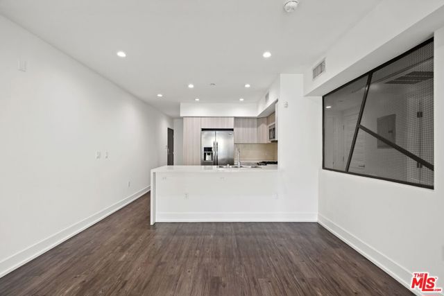409 Hayworth, Los Angeles CA: https://media.crmls.org/mediaz/3a3cd10c-1813-4104-bc32-6fb2e73c76ed.jpg