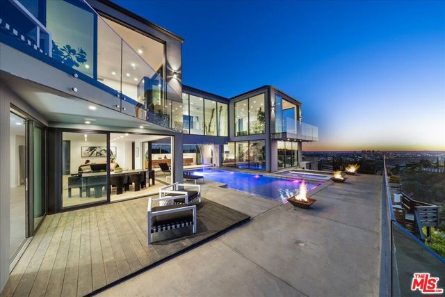 1565 Haslam Terrace, Los Angeles CA: https://media.crmls.org/mediaz/3a3e08ac-c8b0-44b7-bdec-8ca3ba9066f4.jpg