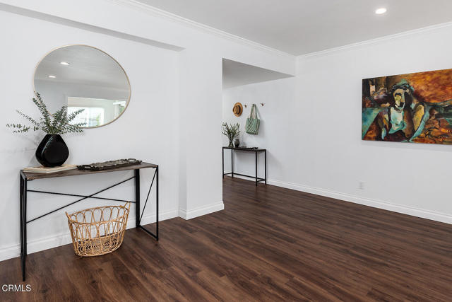 Detail Gallery Image 5 of 27 For 385 S Oakland Ave #205,  Pasadena,  CA 91101 - 3 Beds | 2 Baths