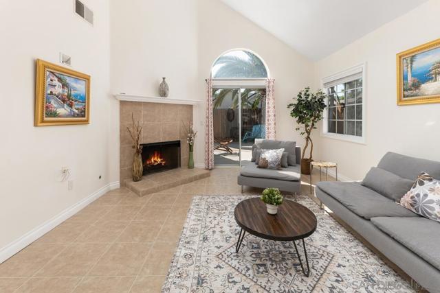 10496 Rancho Carmel dr, San Diego CA: https://media.crmls.org/mediaz/3a3f0cff-44bb-4a6a-910d-b8b2d448e561.jpg