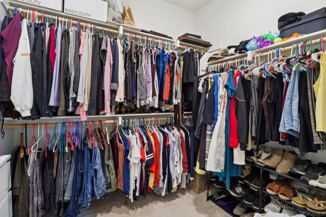 511 Surfbird Ln, Imperial Beach CA: https://media.crmls.org/mediaz/3a3f41a1-de94-499d-9952-9e4df198d9ad.jpg