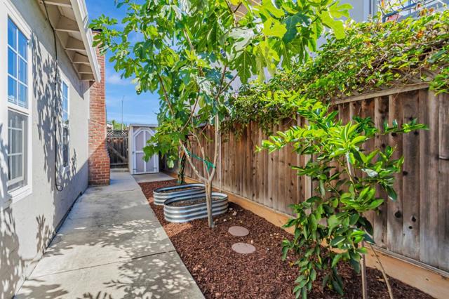 978 Woodgrove Lane, San Jose CA: https://media.crmls.org/mediaz/3a405393-f417-410f-95ff-4cab155c45d3.jpg
