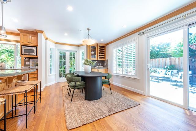 32760 Orick St, Union City CA: https://media.crmls.org/mediaz/3a405708-e589-490b-84d7-b45737e39b6c.jpg