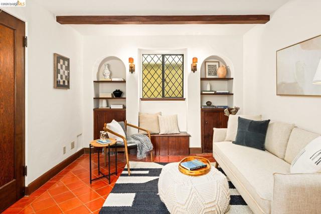 636 Euclid Ave, Berkeley CA: https://media.crmls.org/mediaz/3a406155-bd42-49ab-ab46-203eea94359c.jpg