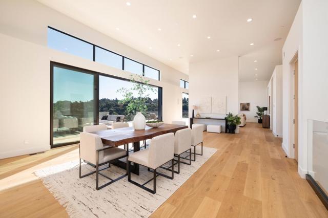 45 Calaveras Court, Hillsborough CA: https://media.crmls.org/mediaz/3a409bc4-6032-40a5-beb4-eddea8077bb7.jpg