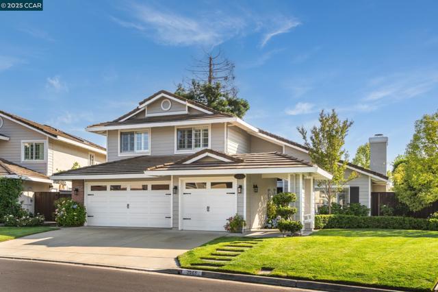 2060 Canyon Crest Ave, San Ramon CA: https://media.crmls.org/mediaz/3a40e13e-7881-4836-ab29-cd697788e564.jpg