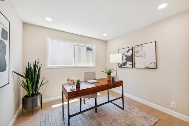 4531 Harper Ct, Pleasanton CA: https://media.crmls.org/mediaz/3a420012-bc97-4e6a-a727-4a49978a58ef.jpg