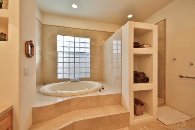 187 Verbena Dr, Borrego Springs CA: https://media.crmls.org/mediaz/3a4233b4-8798-4b72-8480-2163ef4cf446.jpg