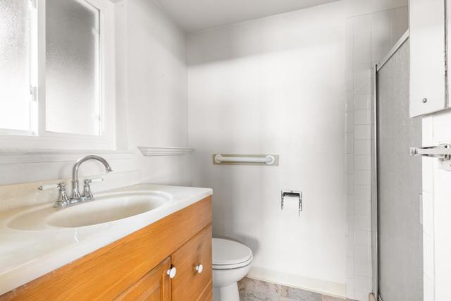 355 Beaumont Boulevard, Pacifica CA: https://media.crmls.org/mediaz/3a424211-e16b-482b-b5c9-32e02dc69dac.jpg