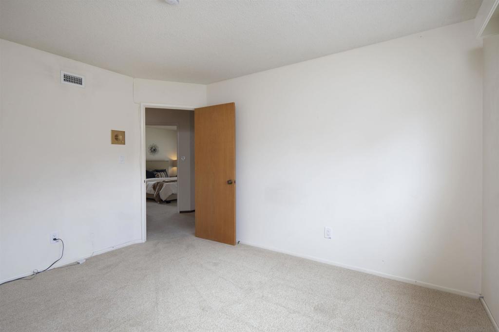 MLS #250036478SD img 24