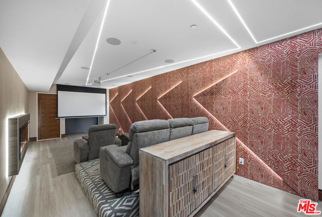 836 California Avenue, Venice CA: https://media.crmls.org/mediaz/3a43a048-3d68-49dc-bba5-bfcd06f114f8.jpg