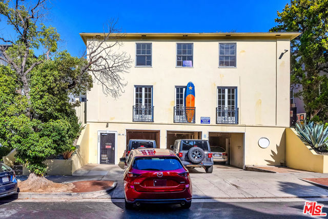 500 512 520 Midvale Avenue, Los Angeles CA: https://media.crmls.org/mediaz/3a443cdd-48ec-44ae-96cd-60ab9b0b9a04.jpg