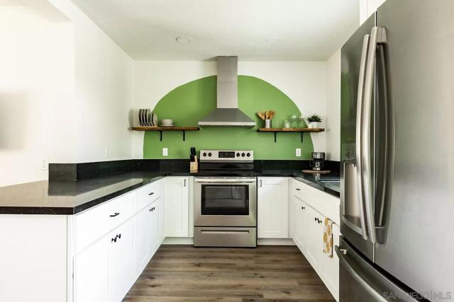 2948 50 Franklin Ave, San Diego CA: https://media.crmls.org/mediaz/3a4487a0-9e77-4099-87ef-d4fb1e958698.jpg