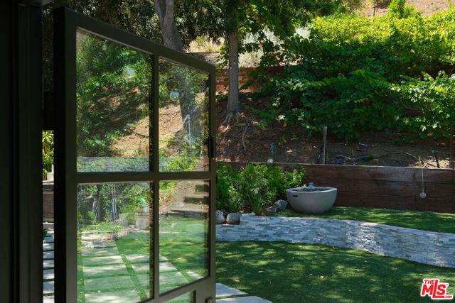 17149 Clemons Drive, Encino CA: https://media.crmls.org/mediaz/3a44f82f-7a5b-4e18-a9eb-7502bcc01dac.jpg