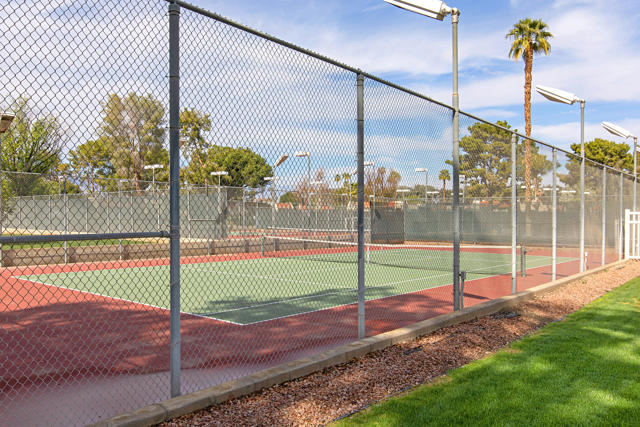35526 Feliz Court, Rancho Mirage CA: https://media.crmls.org/mediaz/3a4652e9-cea1-4181-af59-51a2efe3c6e9.jpg