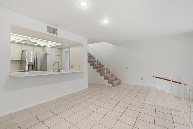157 Calle Bravo, Palm Springs CA: https://media.crmls.org/mediaz/3a468db8-4b79-4f13-800f-3c64b1d2088b.jpg