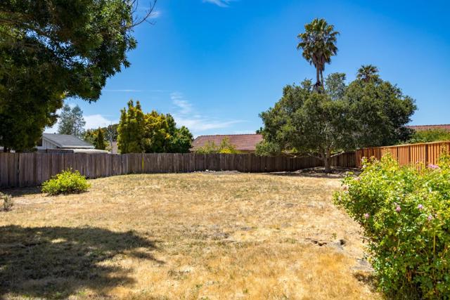 411 Alta Vista Dr, Santa Cruz CA: https://media.crmls.org/mediaz/3a46b400-6dfe-47ce-a5a2-50d87eb3a7e7.jpg