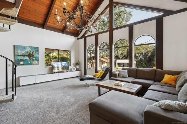 1722 Tierra Libertia Rd, Escondido CA: https://media.crmls.org/mediaz/3a46d2df-df3d-476a-92b2-b76491bfe7c2.jpg