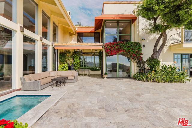 1401 Bel Air Road, Los Angeles CA: https://media.crmls.org/mediaz/3a46e23e-fd5a-471d-9204-514607d75212.jpg