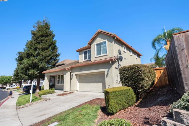 181 Maidenhair St, Pittsburg CA: https://media.crmls.org/mediaz/3a46f0cd-6bc4-484d-9a0c-12a74d23e485.jpg