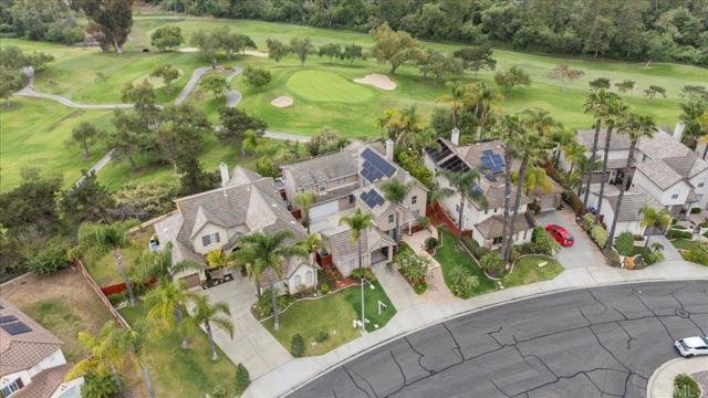 320 Crownview Ct, San Marcos CA: https://media.crmls.org/mediaz/3a470a4f-f93e-431b-9e3b-5d2519261a23.jpg