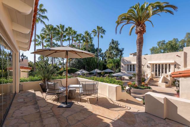 6977 Las Colinas, Rancho Santa Fe CA: https://media.crmls.org/mediaz/3a476b90-c3a0-48dd-ba54-53544d0a5609.jpg
