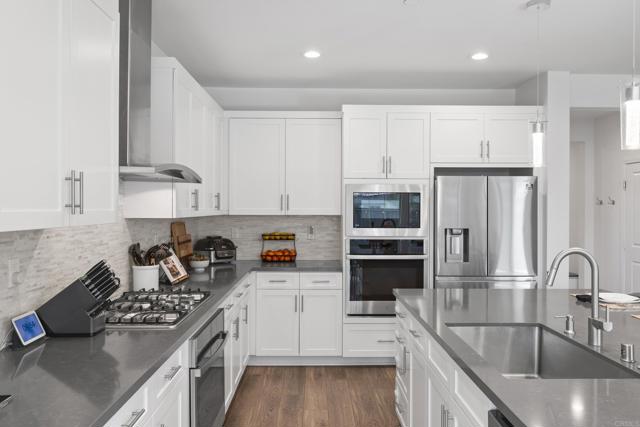 Detail Gallery Image 12 of 33 For 1234 Camino Prado, Chula Vista,  CA 91913 - 4 Beds | 3 Baths