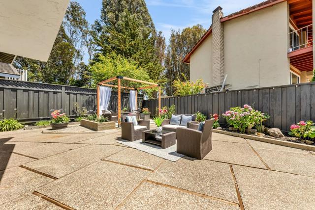 6 Whitecliff Court, San Mateo CA: https://media.crmls.org/mediaz/3a478b60-5999-4ecc-83e8-30eda73e3770.jpg