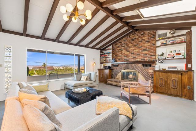 7648 Araby Avenue, 29 Palms CA: https://media.crmls.org/mediaz/3a47d4ab-ab4d-4494-860e-ebf19bff66f1.jpg