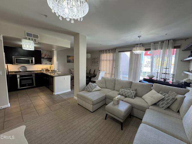 Detail Gallery Image 8 of 34 For 250 N 1st St #301,  Burbank,  CA 91502 - 2 Beds | 3 Baths