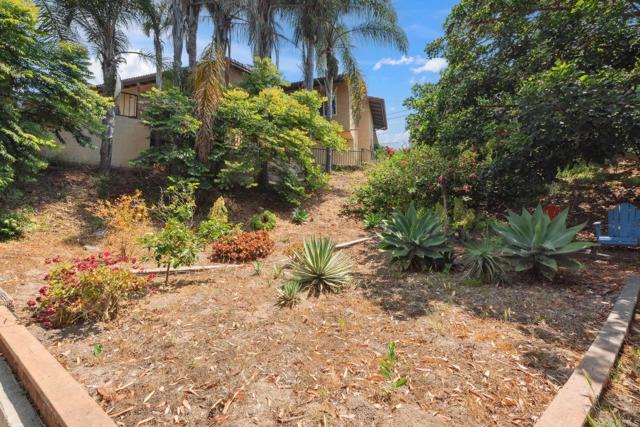 139 Parnassus Circle, Oceanside CA: https://media.crmls.org/mediaz/3a489a44-1ecc-45e6-806c-ff8c528bc19c.jpg