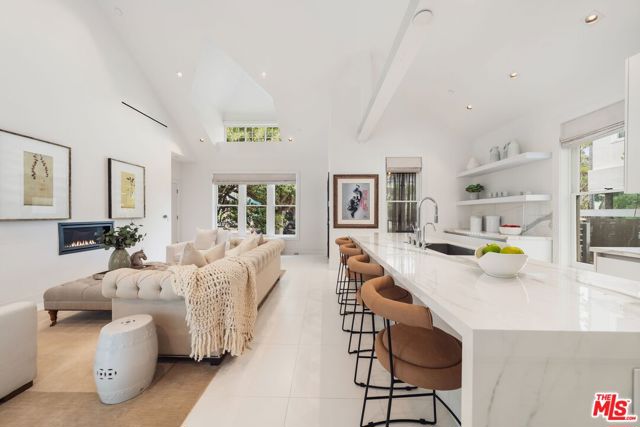 1012 2nd Street, Santa Monica CA: https://media.crmls.org/mediaz/3a48adf1-8f5e-4484-8ede-baff2712d8e5.jpg