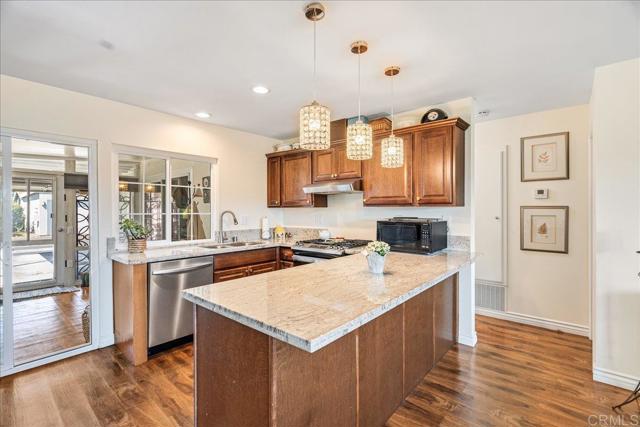 Detail Gallery Image 6 of 31 For 3839 Vista Campana S #66,  Oceanside,  CA 92057 - 2 Beds | 1/1 Baths