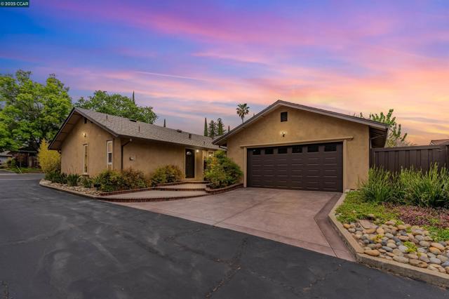 5588 Gonzalez Ct, Concord CA: https://media.crmls.org/mediaz/3a48ed02-16ea-4f0a-83e1-9fffd6ac936c.jpg
