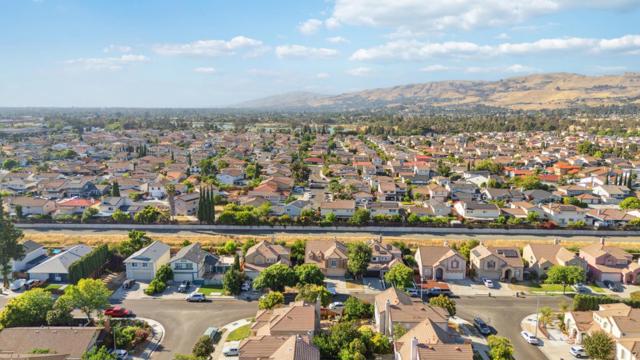 2555 Britt Way, San Jose CA: https://media.crmls.org/mediaz/3a4a8b8c-3ac8-4628-b5e0-fe1429529c7d.jpg