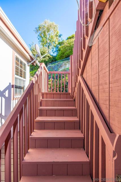 120 Sherri Ln, Oceanside CA: https://media.crmls.org/mediaz/3a4b522a-c76f-4ff4-b4d3-1617c34497fa.jpg