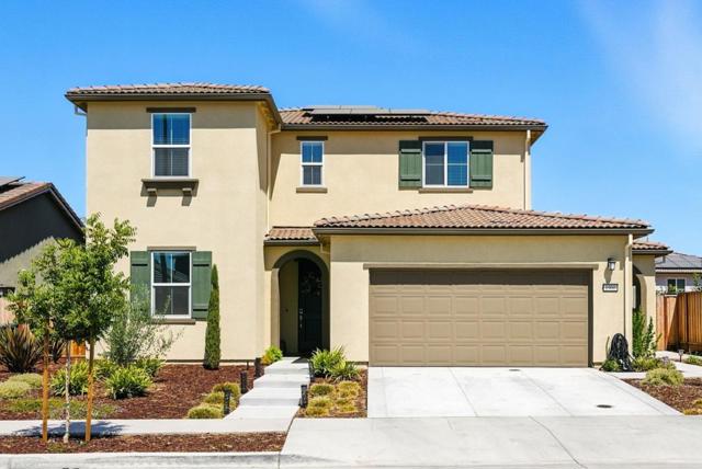 1900 Lotus Court, Hollister CA: https://media.crmls.org/mediaz/3a4b58f6-deef-45c5-90da-70b5c295ab6a.jpg