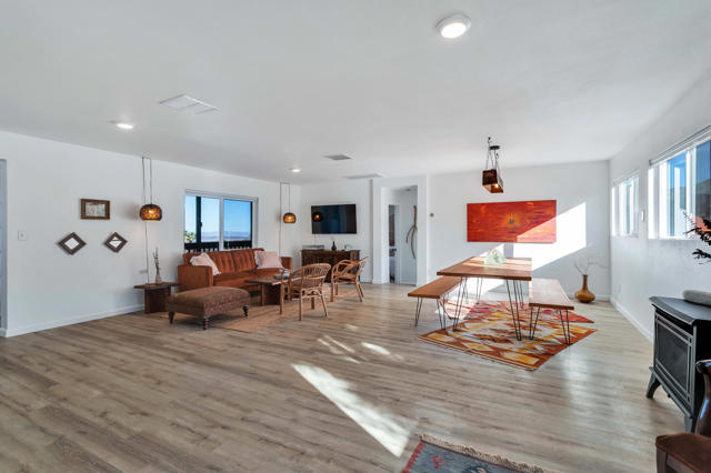 59800 Onaga Trail, Joshua Tree CA: https://media.crmls.org/mediaz/3a4bd1e7-c839-4a49-b31c-7904a50990b8.jpg