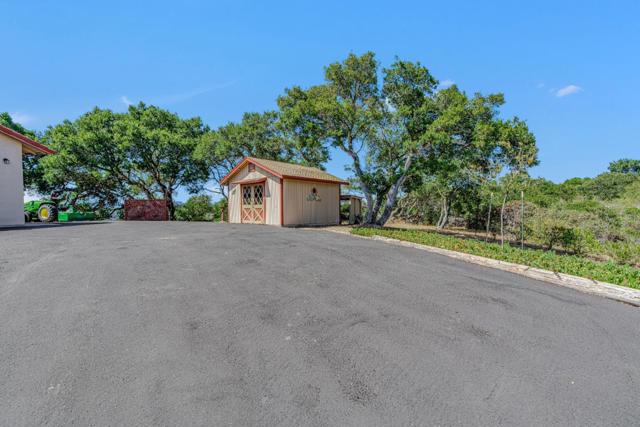 19225 Reavis Way, Salinas CA: https://media.crmls.org/mediaz/3a4c80ca-8986-4e9b-8fe7-8e26c3b4f10b.jpg