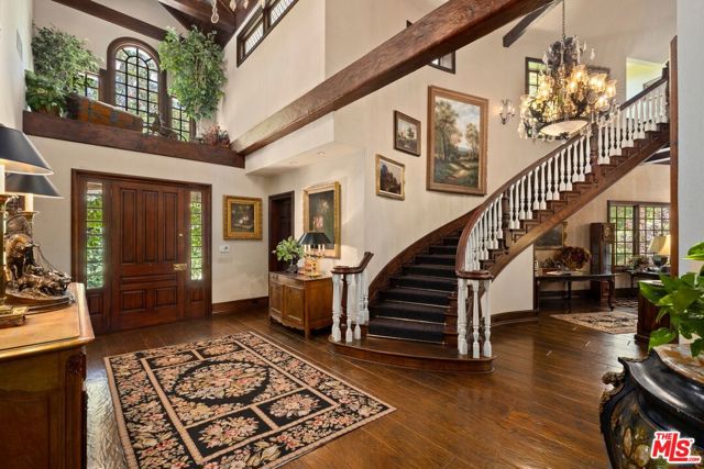 4535 Vanalden Avenue, Tarzana CA: https://media.crmls.org/mediaz/3a4db52b-e005-4c6f-9bbe-e4179758806c.jpg