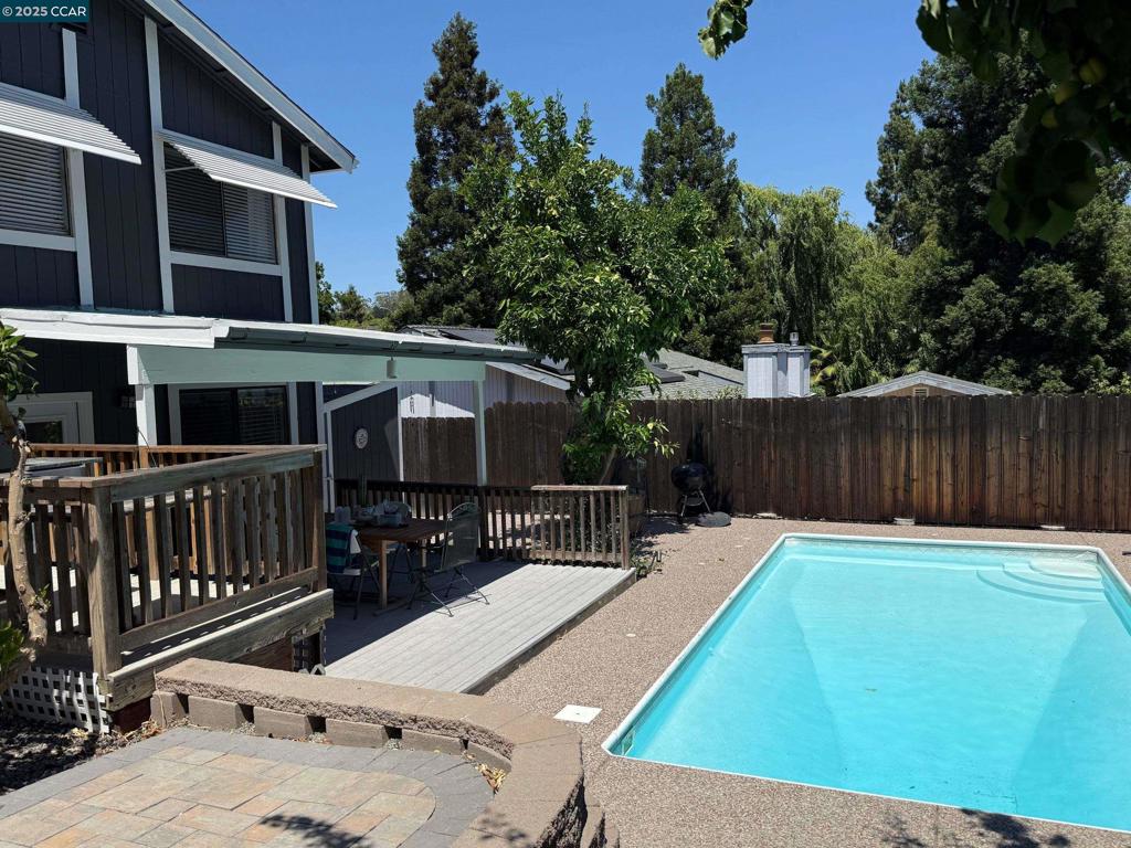 1274 Maywood Ln